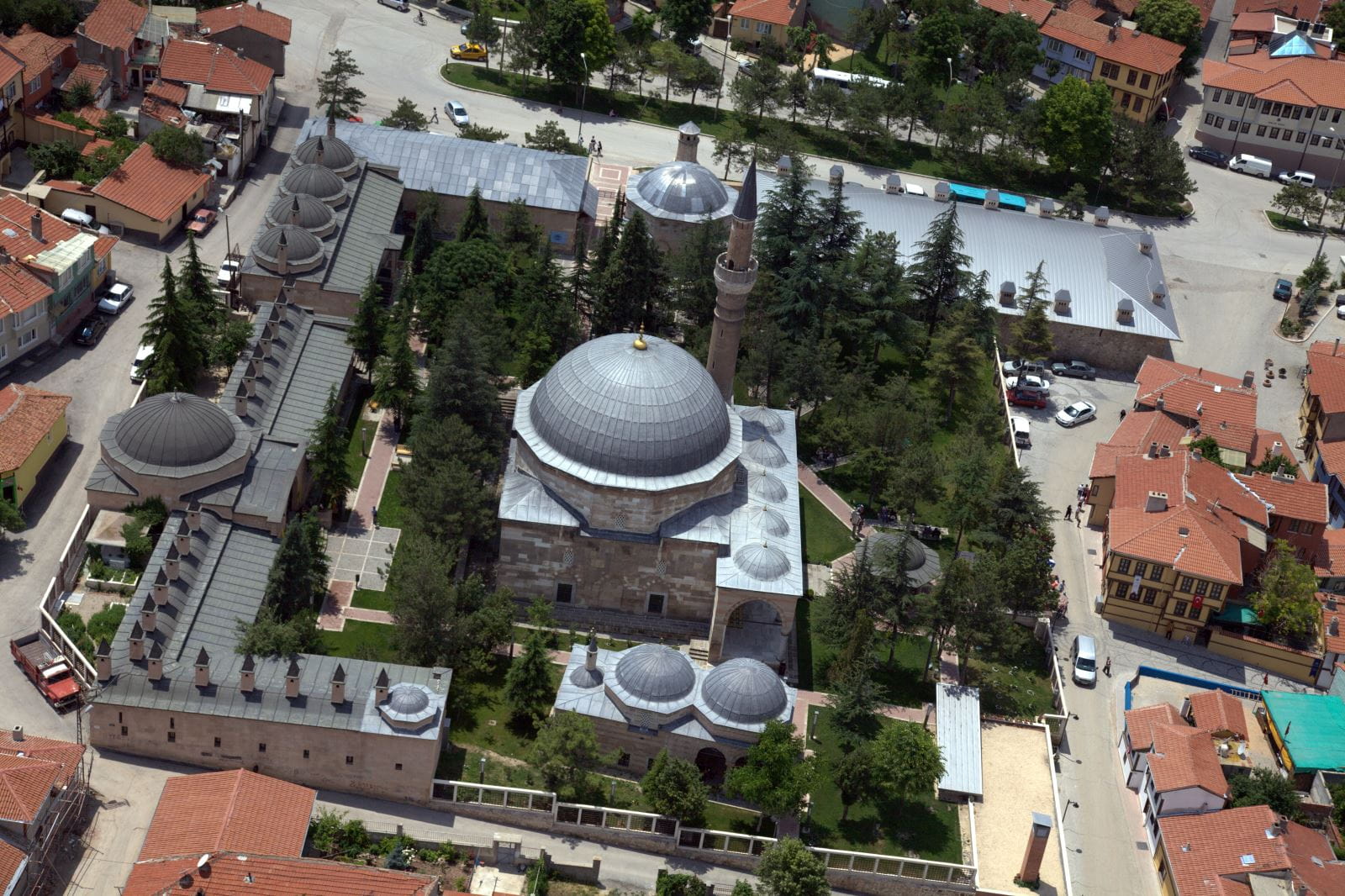Kurşunlu Camisi ve Külliyesi Avlu Ve Kubbe Mimarisi Odunpazarı Eskişehir
