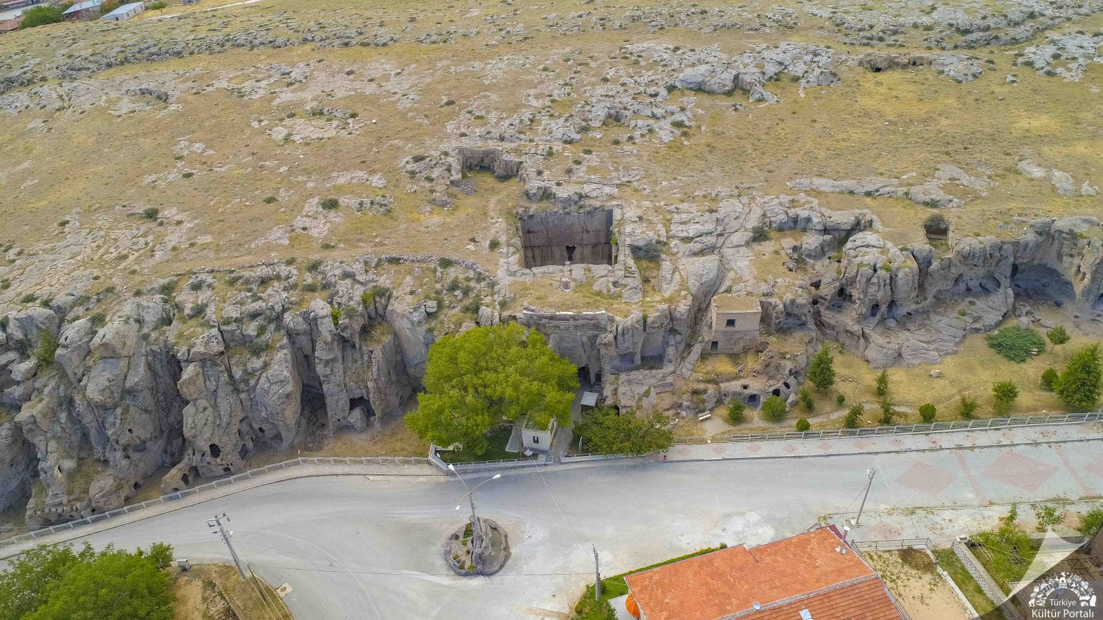Gümüşler Manastırı Kaya Oyma Yapı Ve Freskler Niğde