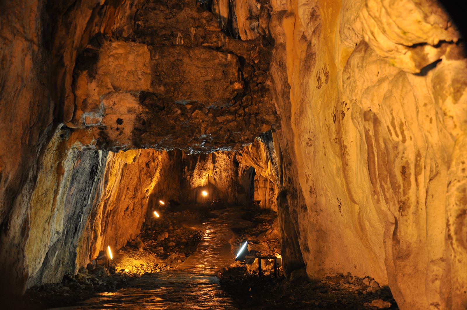 İnaltı Mağarası Sarkıt Ve Dikitler Ayancık Sinop