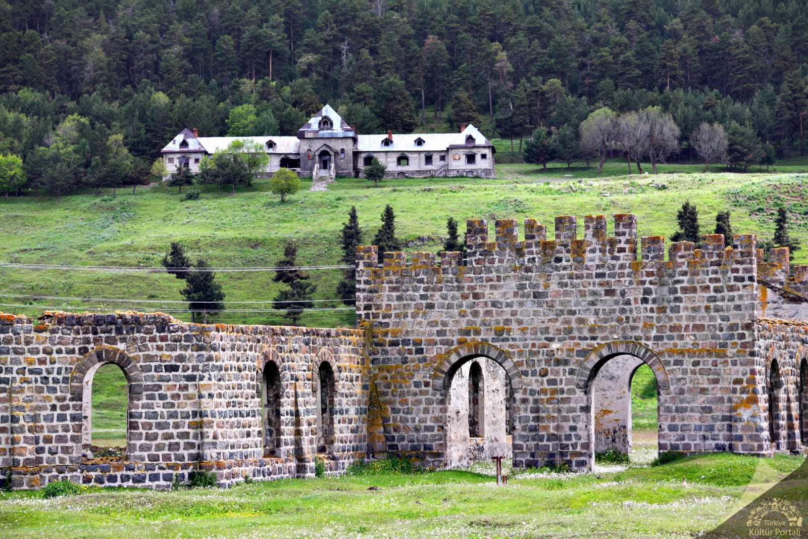 Sarıkamış Katerina Av Köşkü Çam Ormanları İçinde Ahşap Yapı Kars