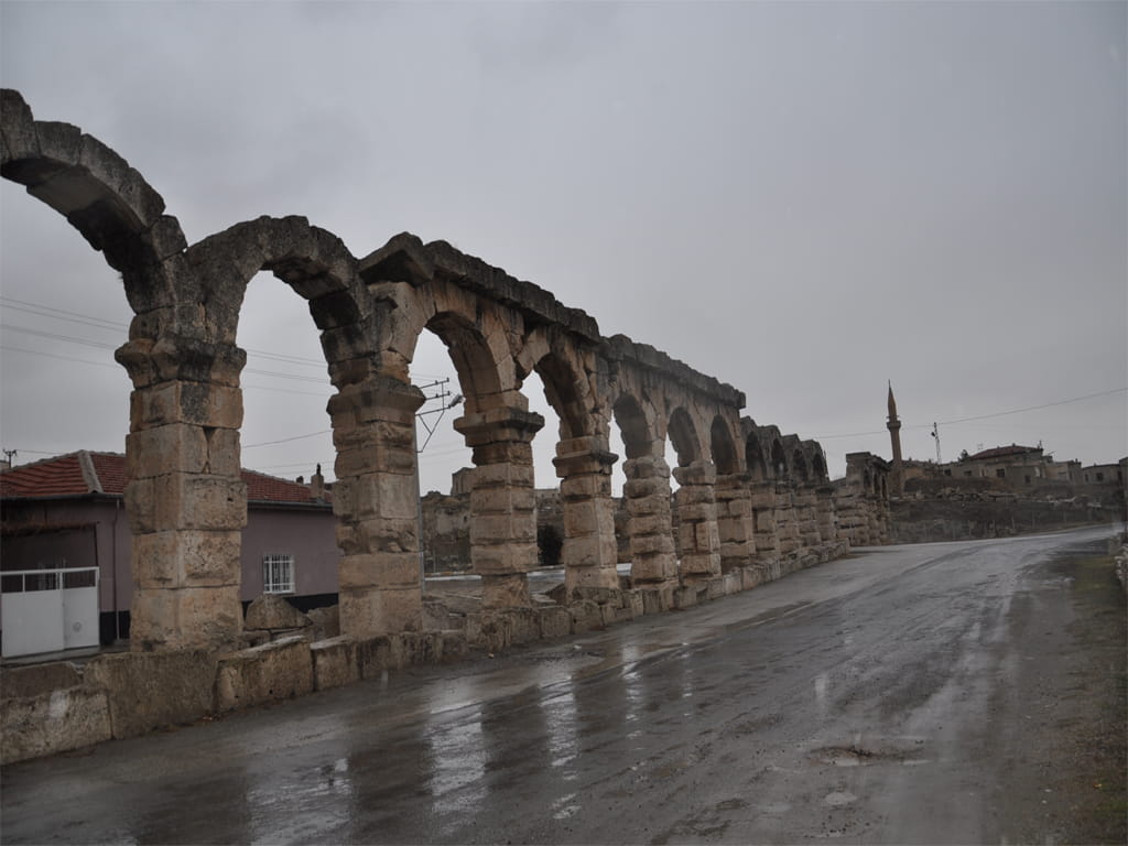 Tyana Antik Kenti Roma Su Kemerleri Bor Niğde
